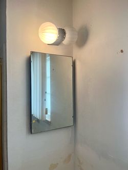 Mirror medicine cabinet