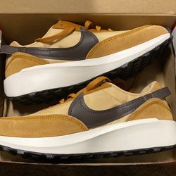 Nike Women’s Size 10 Brand New