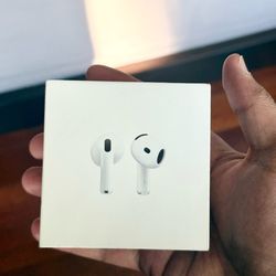 AirPods 4 New unused