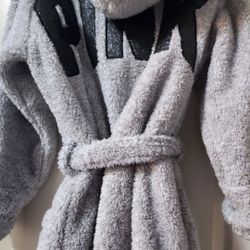 PINK/VS ROBE XS/S $20 FIRM