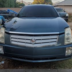 2006 Cadilax Suv SRX Excellent Condition. 