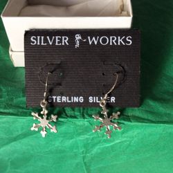 SS snowflake pierced earrings