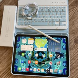 Apple iPad 10th Generation 256GB  With  Keyboard case and Pencil 