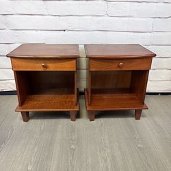 Reddish Brown Wood Nightstands 2pc
