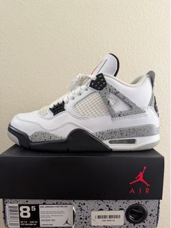 Jordan 4 Retro White Cement Size: 8.5 Men’s VNDS (Worn Once)