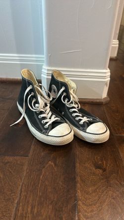 $5 Women’s Size 10 Vintage Chuck Taylor’s