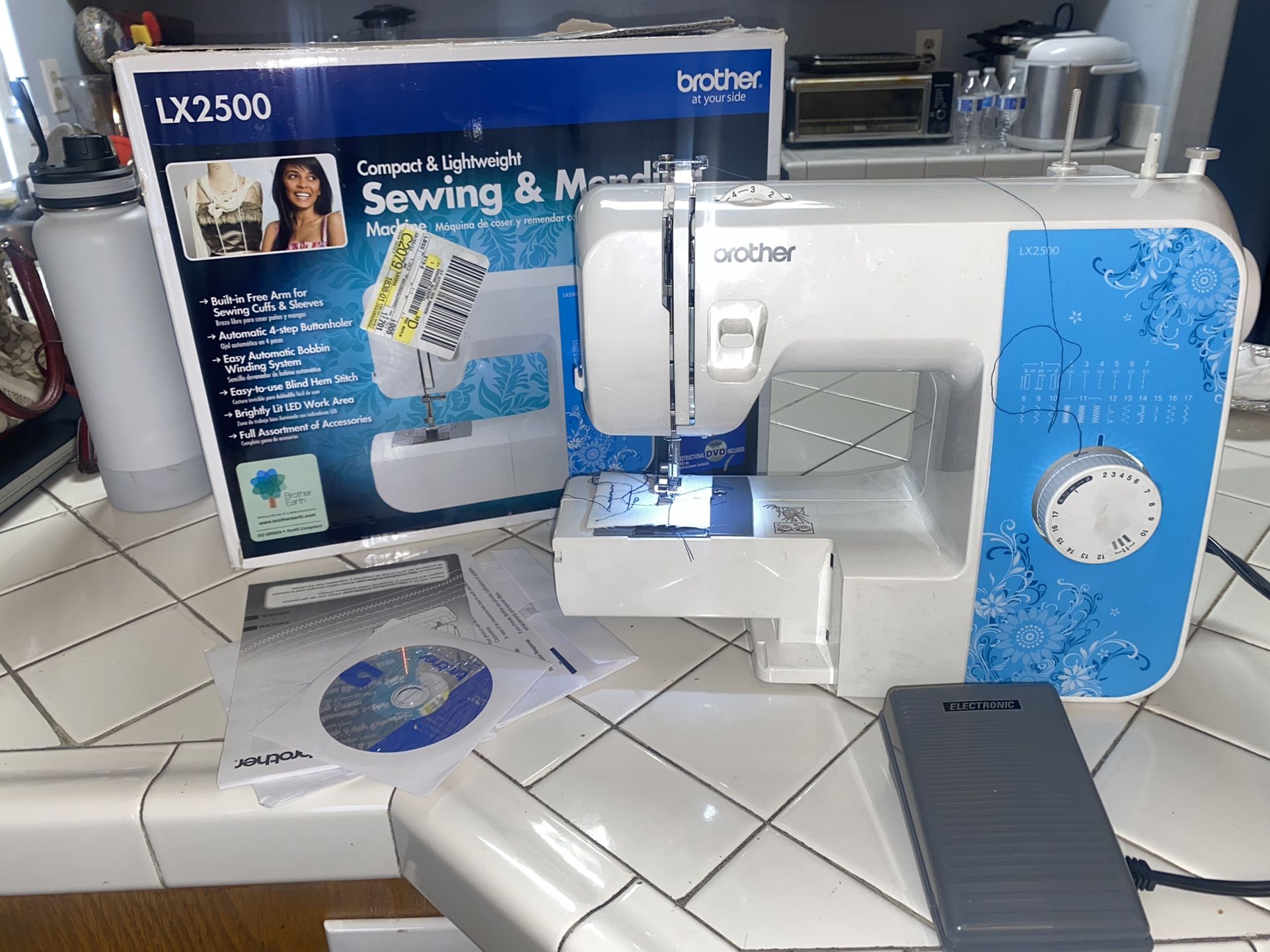 BROTHER SEWING & MENDING MACHINE LX2500 IN GREAT CONDITION