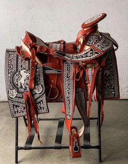 Montura bordada hecho en México 100% calidad