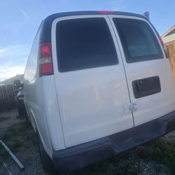 2007 Express Van 