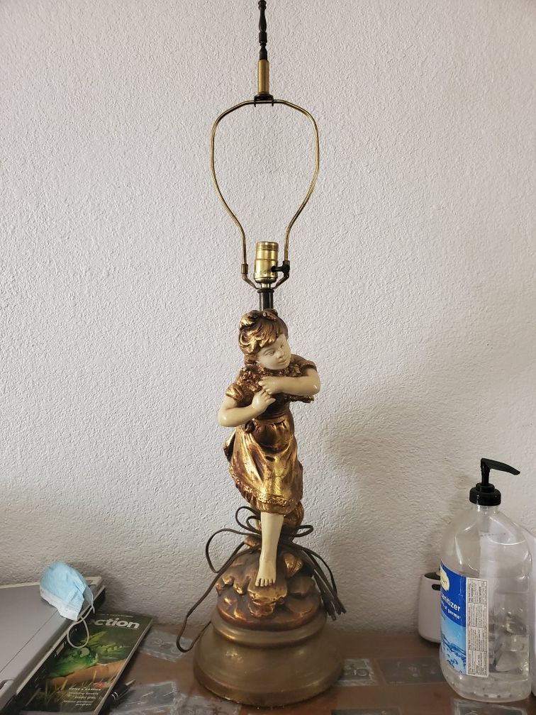 Vintage pre/mid century lamp
