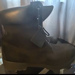 Timberland 13 M    $75