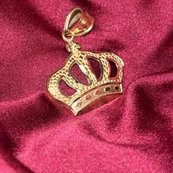 10kt Gold Crown Pendant