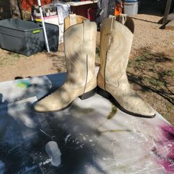 Mexican  Boots  9.5 I ASK  $25.00 