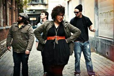 Alabama ShakesTuesday, Aug 18, 2015 8:00 PM DOWNLOAD� TICKETS Verizon Theatre at Grand Prairie - Grand Prairie, TX� Sec: 104 Row: R Quantity: 2