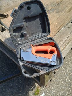 Stapler With Carrying Case