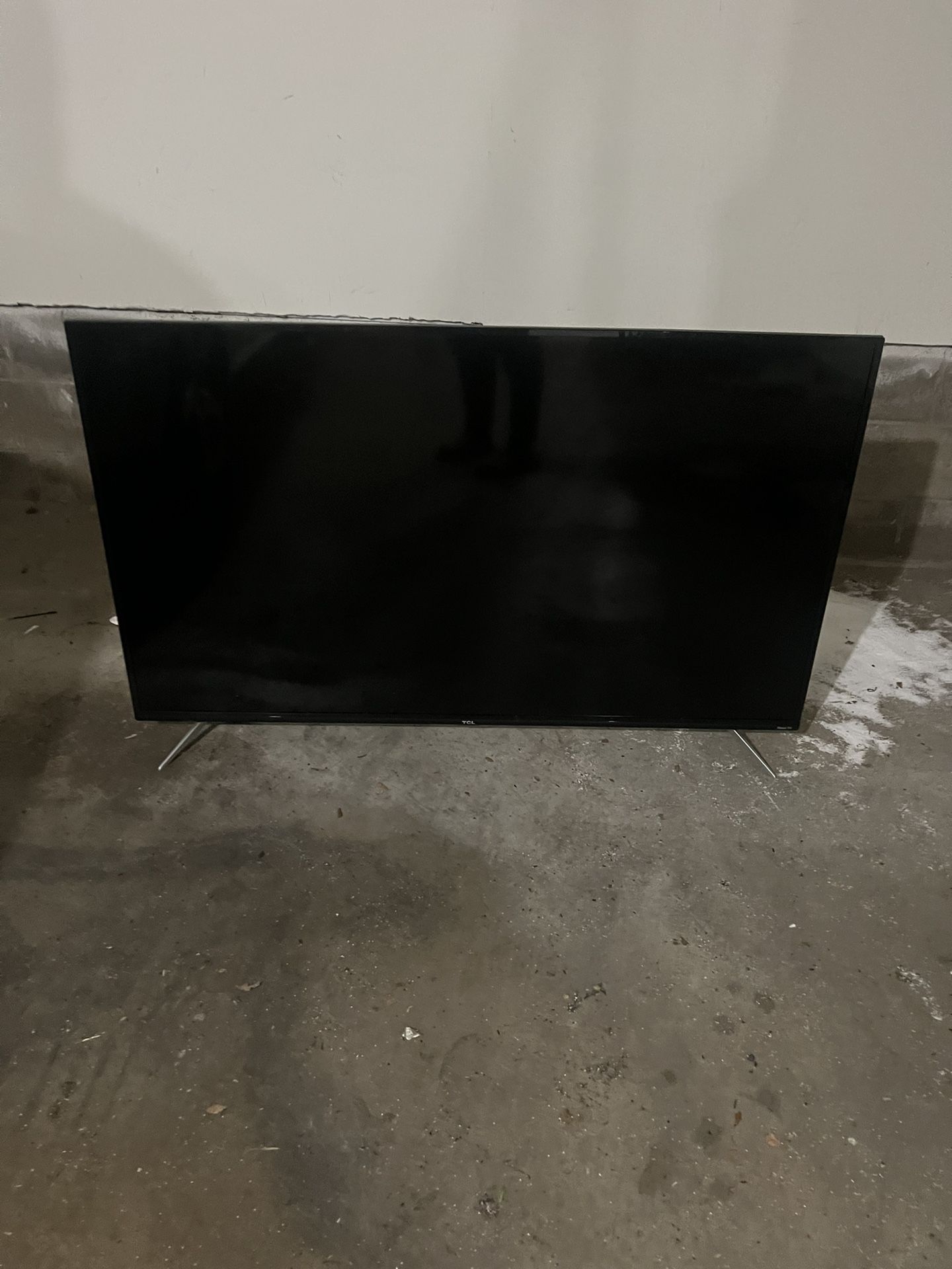 TCL 55S423 55" TV with Broken Screen - Perfect for Parts or Repair!