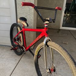 Throne red earl 29 inch