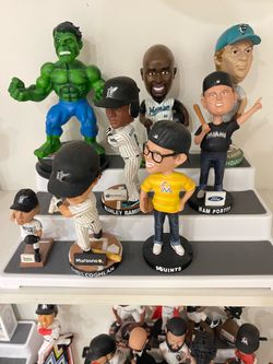 Miami Marlins baseball lot of 8 rare vintage bobbleheads with display stand