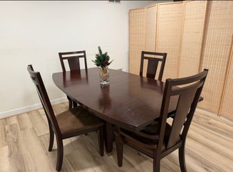 The Luxury Brown Dining Table With 4 Chairs