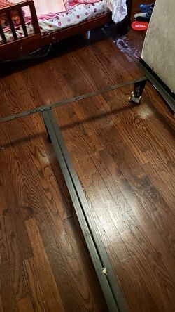 Queen bed rails