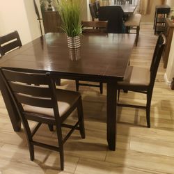 High Table And 4  Bar Stools Excellent Condition  54" ×54"× 36" High 