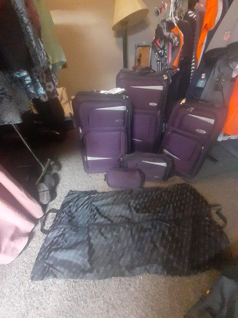 Brand NEW Ultralite 6 piece Luggage SET 