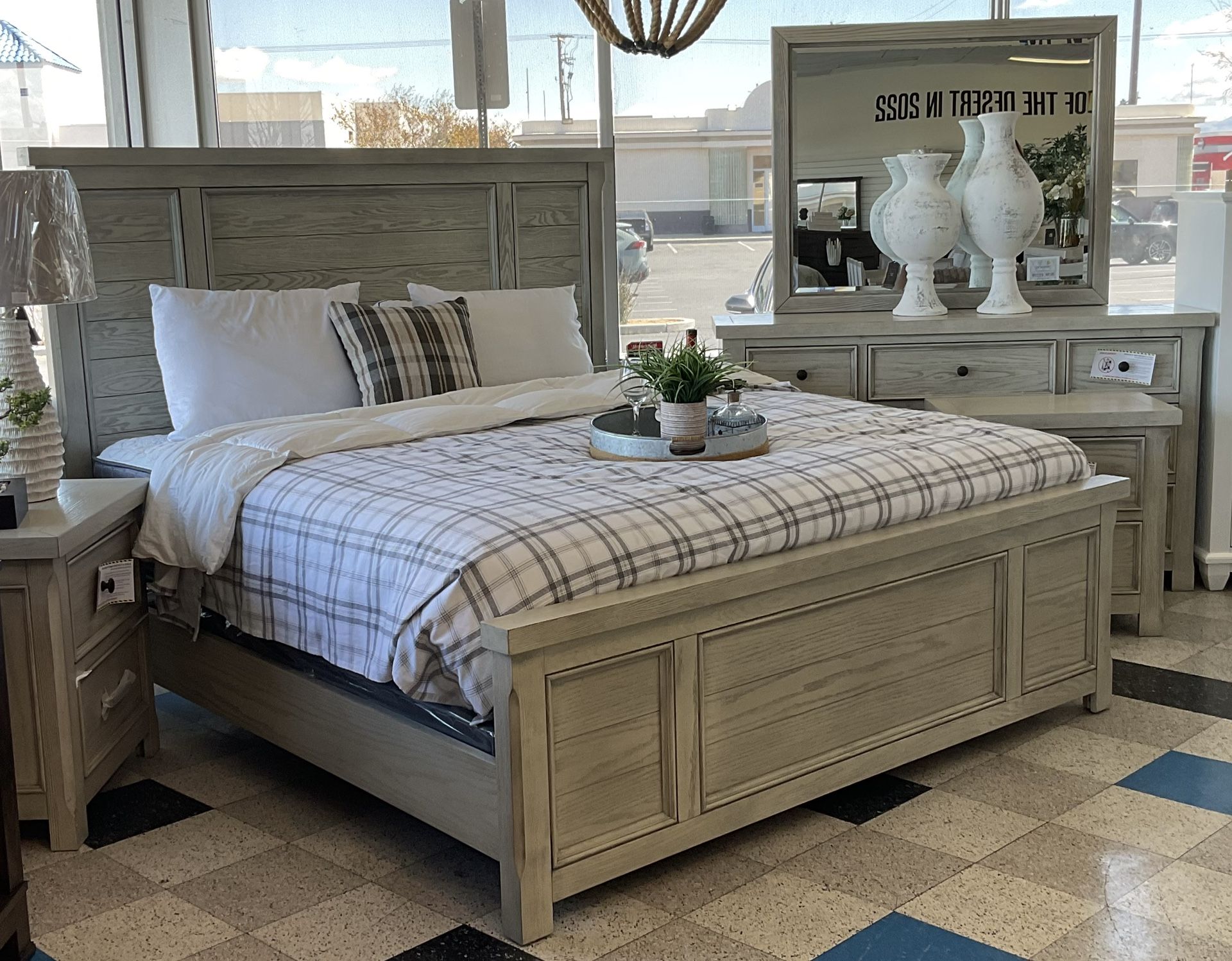 🟠🟠 Back By Popular Demand 🟠🟠King 4 Pc Bedroom Set Only At Ebenezer Furniture