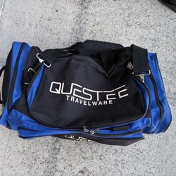 Questee Duffle Bag