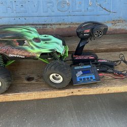 Remote control car and charger  Traxsas