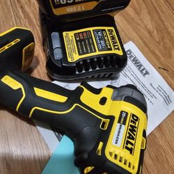 Dewalt 20v Brushless Compact Drill 