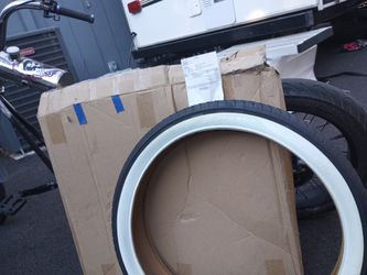 Fat Tire 24x4 1/4 White Wall For Bike 20bucs for Sale in Spanaway