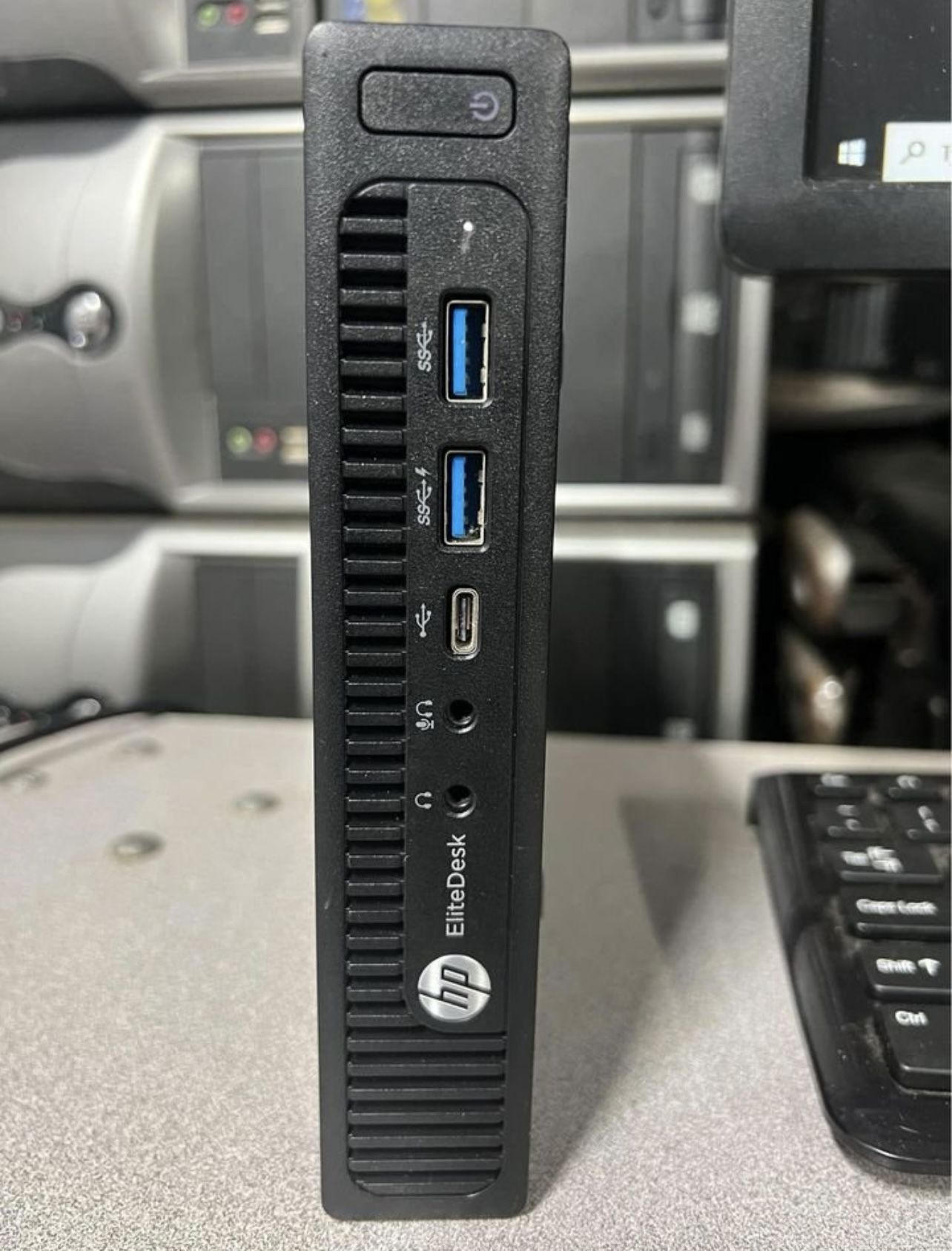 HP Elitedesk 800 - 4 gb ddr4 - 500 gb hdd - mini pc - multi monitor support - wifi