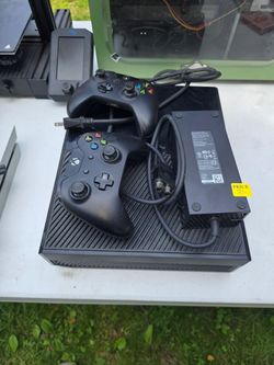 Xbox One (Model 1540)