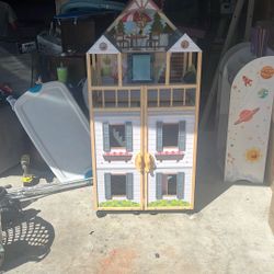 KidKraft Doll House