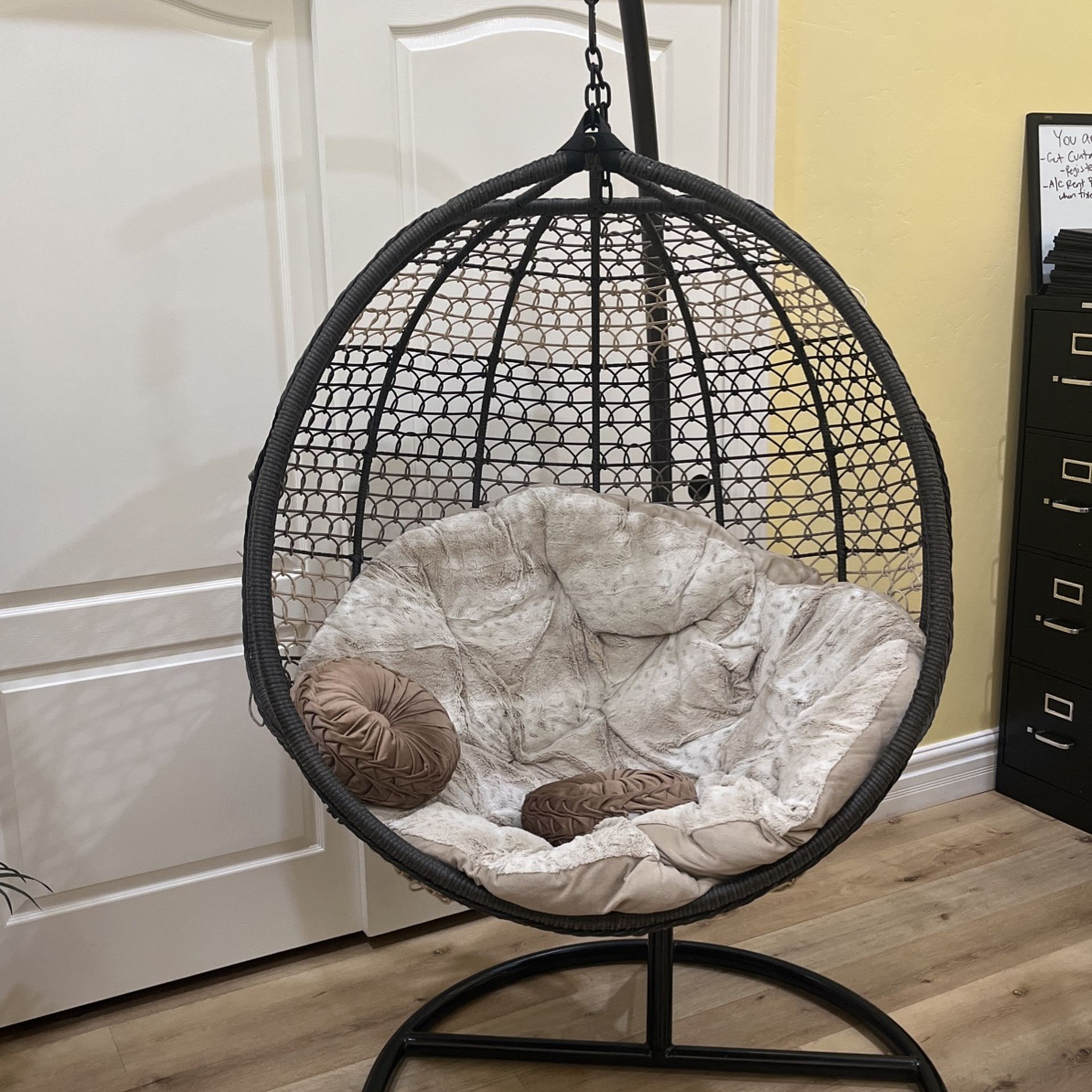 Pier 1 Swing And Oversized Chair for Sale in Bakersfield, CA OfferUp