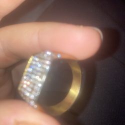 Gold Ring With Diamonds 