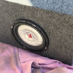 ($100 no menos / no less) 1 kicker CVT 12 in a single cab sub box
