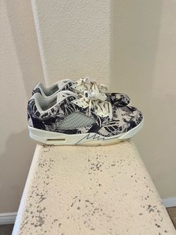 Size 10.5 Brand New Womens Air Jordan Retro 5 Low 'expression'
