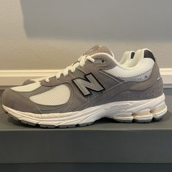 New Balance 2002r