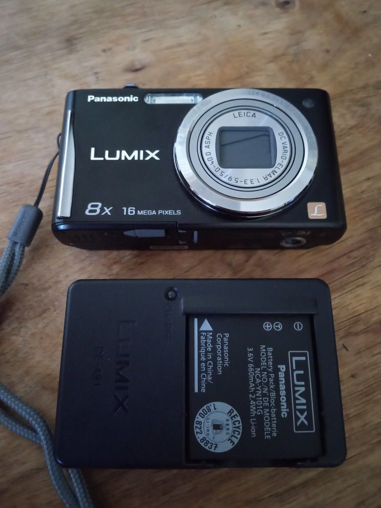 PANASONIC LUMIX DIGITAL CAMERA 3.0" LCD SMART TOUCH SCREEN HIGH RESOLUTION HD 720P MOVIE 8X OPTICAL ZOOM 16 MPX + SD CARD TESTED WORK GREAT CONDITION 