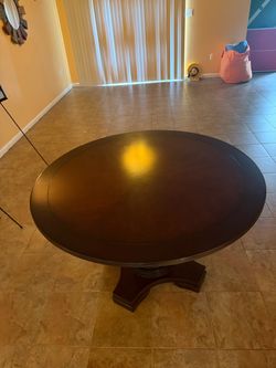 Round Table