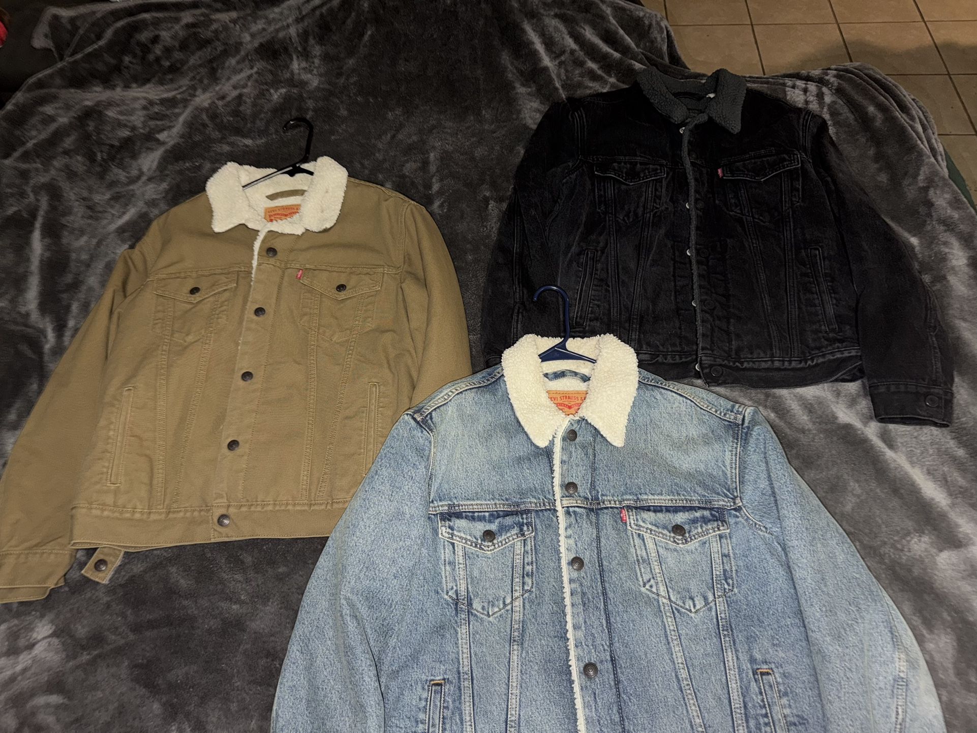 Levi’s Jean Jackets Medium 