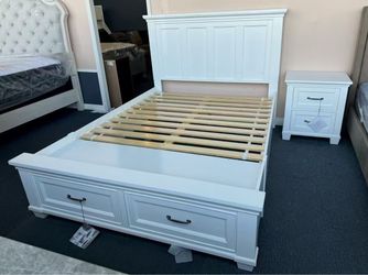 Queen-size bed frame ➕two nightstands，$520