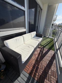 modani balcony/patio sofa  new conditions 300$ firm