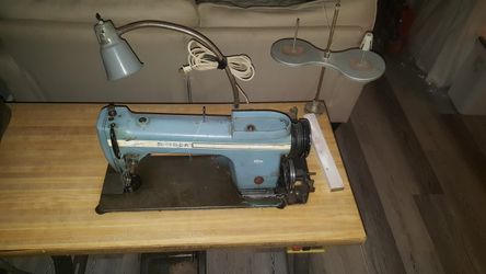 Singer sewing machine *works great!