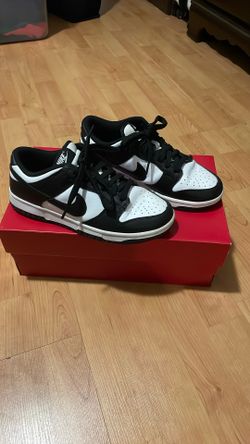 Black and White Dunks Women’s 6.5