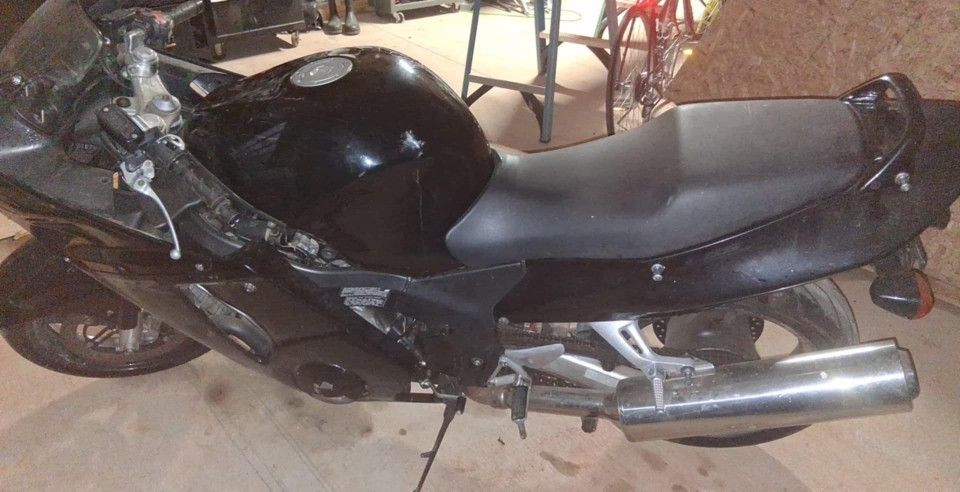 1997 HONDA BLACKBIRD 1100CC 32000MILES RIDES BEAUTIFUL