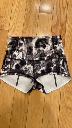 LULULEMON s 6 FITS 4