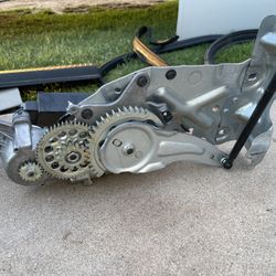 2013 Chevy Tahoe Lift Motor With Gearbox Assembly And Module