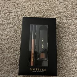 Iconic Lip Pencil And Lipsticks Combo